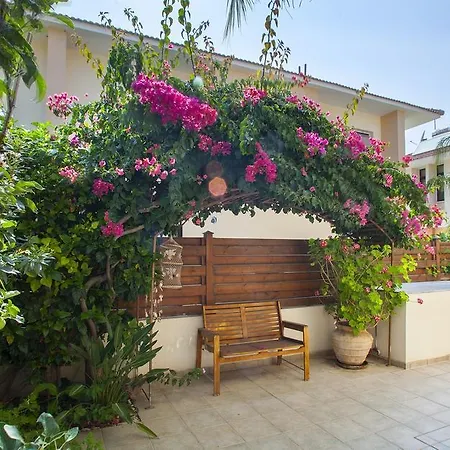Enalos 37 Holiday home *