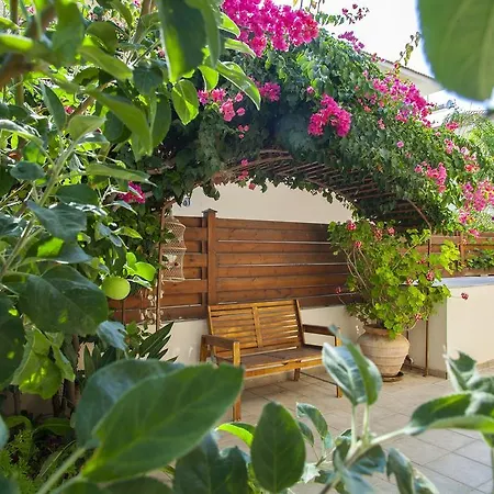 Holiday home Enalos 37 *
